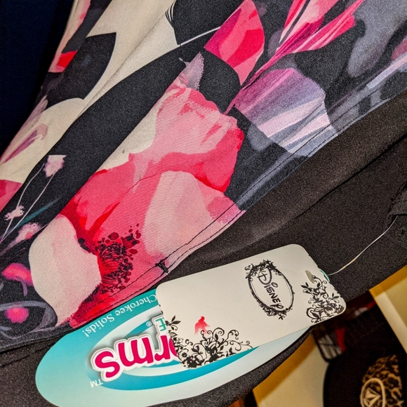 Disney Cherokee Snow White Scrub Top - Picture 6 of 13